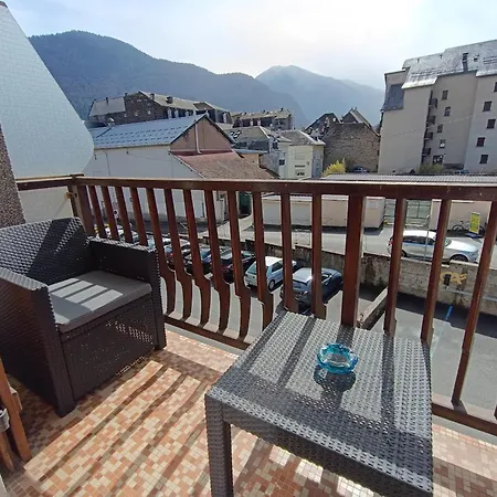 Chez Celeste, Luchon Centre, T2 Bis, 4 Personnes, Ascenseur * Bagnères-de-Luchon