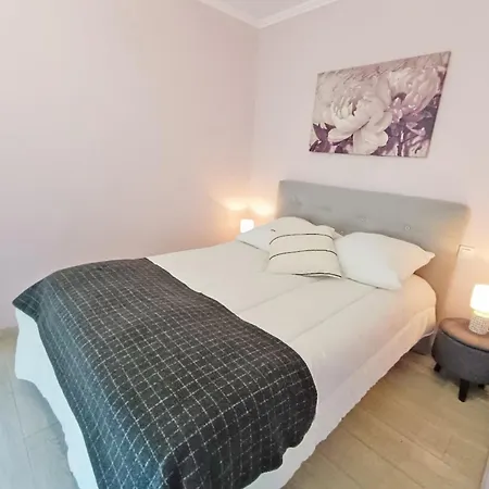 Chez Celeste, Luchon Centre, T2 Bis, 4 Personnes