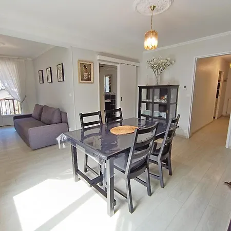 Chez Celeste, Luchon Centre, T2 Bis, 4 Personnes