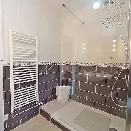 Chez Celeste, Luchon Centre, T2 Bis, 4 Personnes アパート Bagnères-de-Luchon