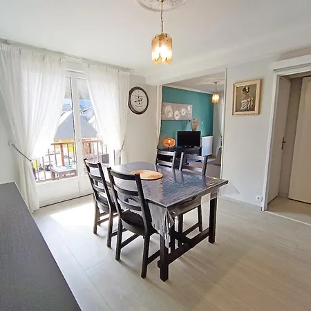 Lägenhet Chez Celeste, Luchon Centre, T2 Bis, 4 Personnes, Ascenseur Bagnères-de-Luchon